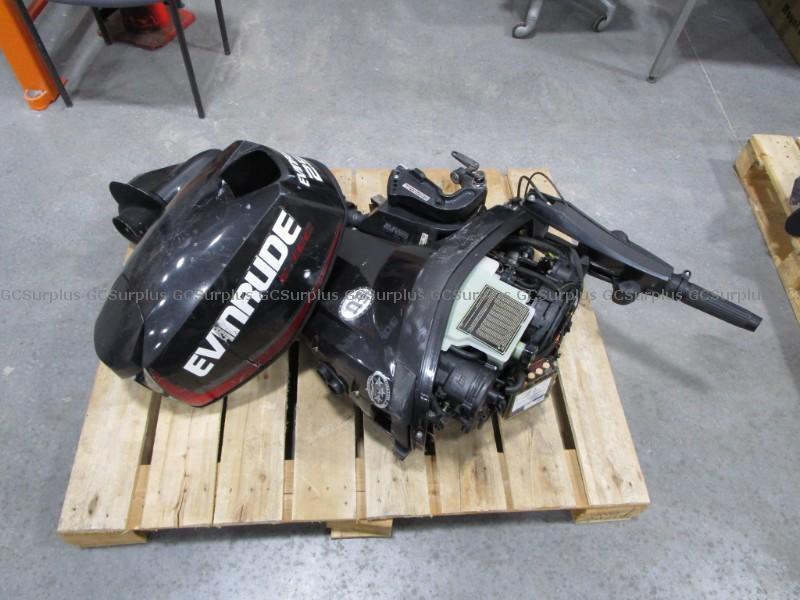 Picture of 25 HP Evinrude Outboard Motor 