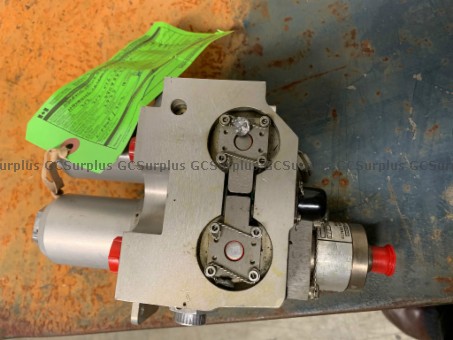 Picture of B212 Hydraulic Valve & Filter 
