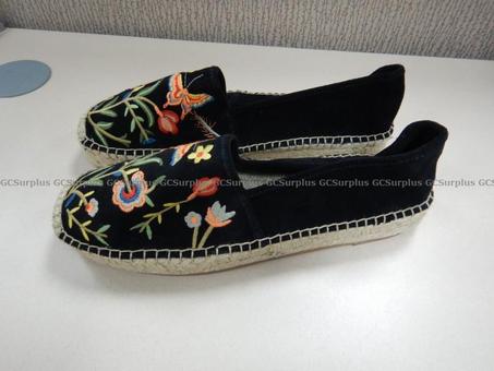 Picture of Women Embroidered Shoes