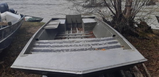 Picture of Lowe 17' Aluminum Jon Boat
