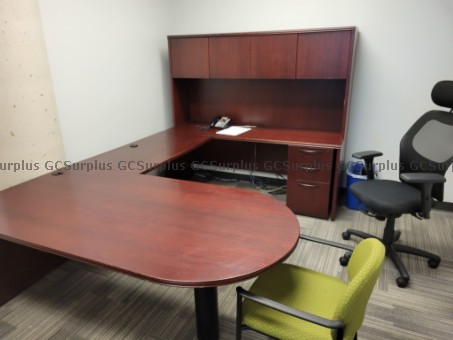 Picture of U-Shaped Office Suite with Boo