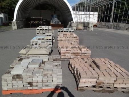Picture of Pallets of Assorted Bricks