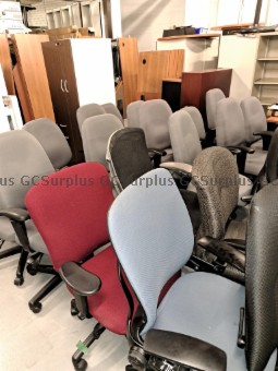Photo de Chaises de bureau variées