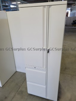 Picture of 1 Metal Wardrobe