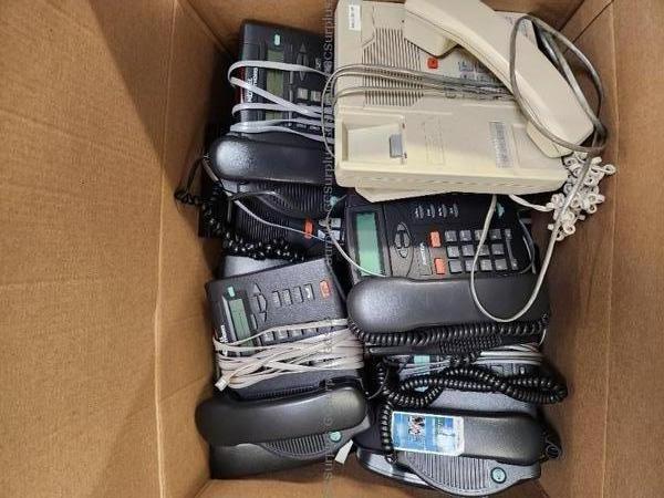 Picture of 1 Lot of Wired Phones