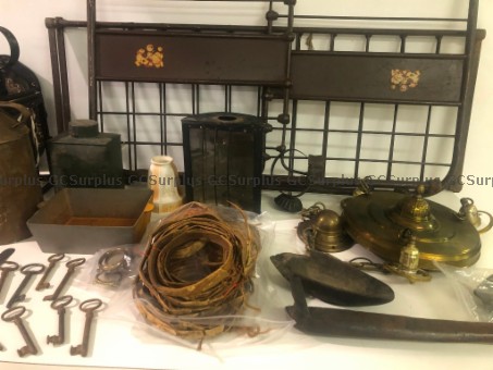 Picture of Various Antique Objects - Sten