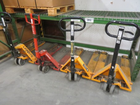 Picture of 4 Manual Pallet Trucks
