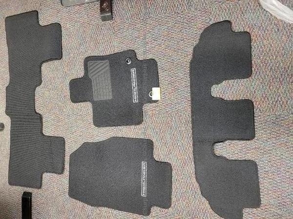 Picture of Toyota Highlander Floor Mats a