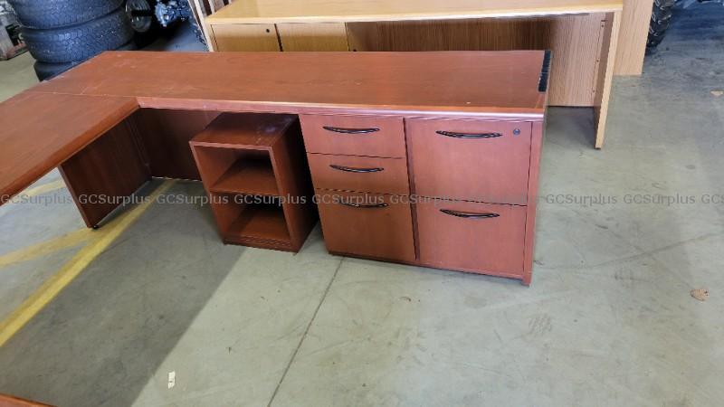 Picture of L-Shaped Office Desk With Hutc