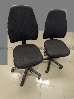 Picture of Lot of Desks and Chairs
