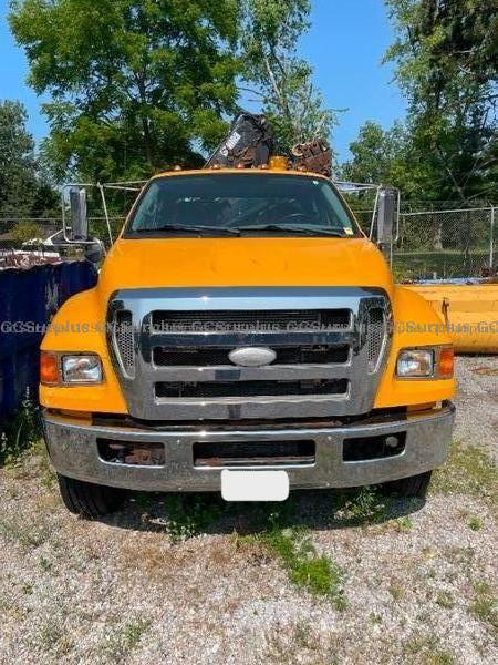 Photo de Ford F-750 2RM à cabine double