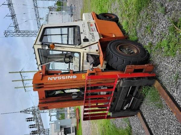 Picture of Nissan P90 Forklift