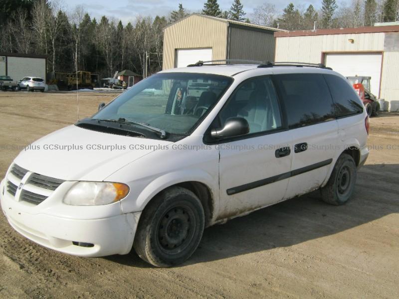 Picture of 2005 Dodge Caravan SE