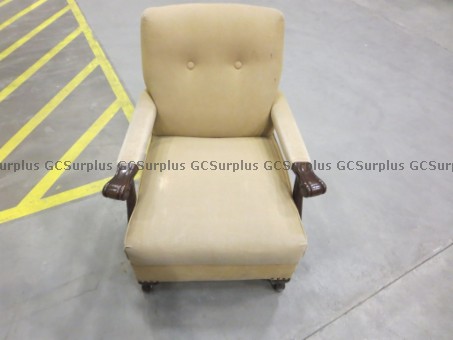 Picture of 4 Single Sofa Chairs - Lot #1