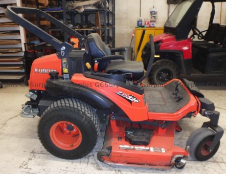 Picture of Kubota ZD326 Zero-Turn Lawn Mo