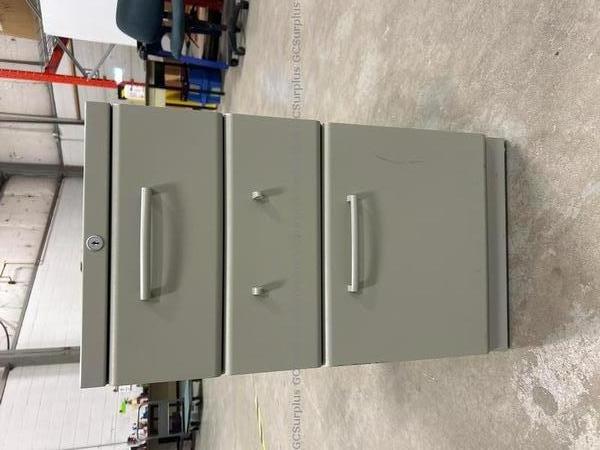 Picture of 3-Drawer Pedestal