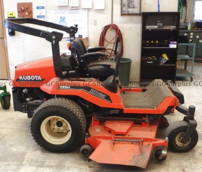 Picture of Kubota ZD28 Zero-Turn Lawn Mow