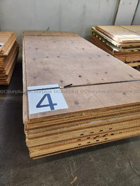 Picture of Lot of 25 Plywood Sheets - Siz