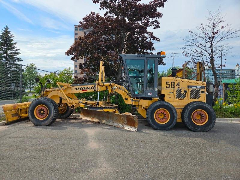 Picture of 2002 Volvo G720 Grader