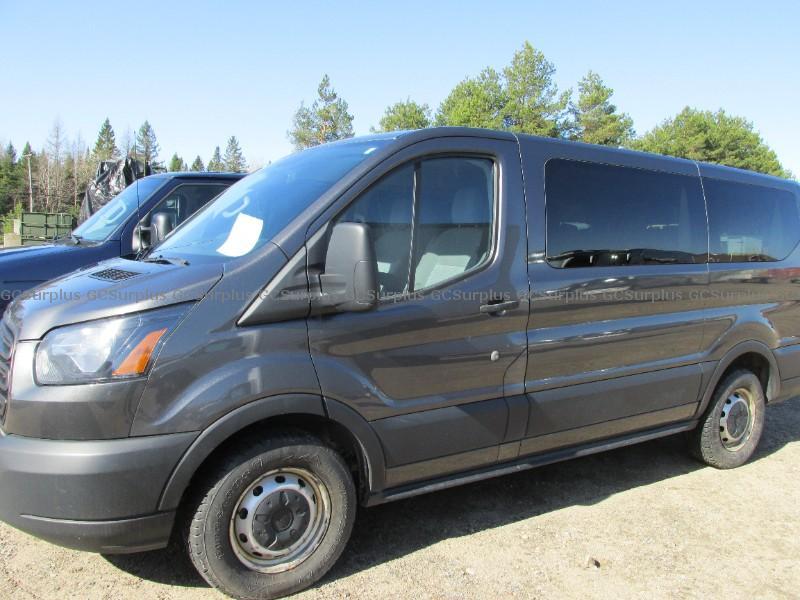 Photo de Ford Transit 150 Wagon XL, 201
