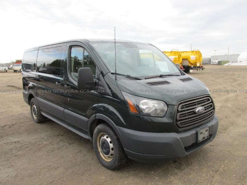 Photo de Ford Transit 150 Wagon XL, 201