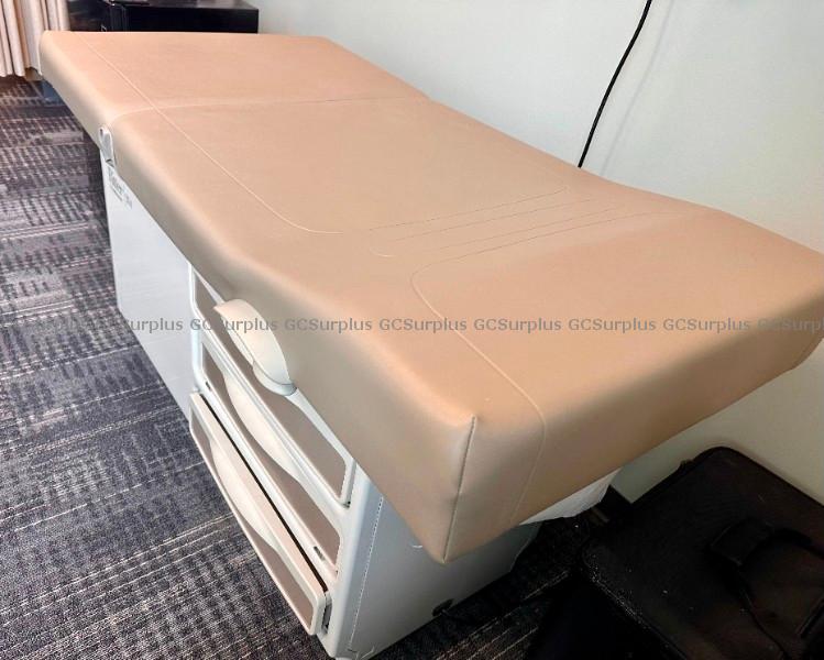 Picture of Midmark Ritter 204 Exam Table