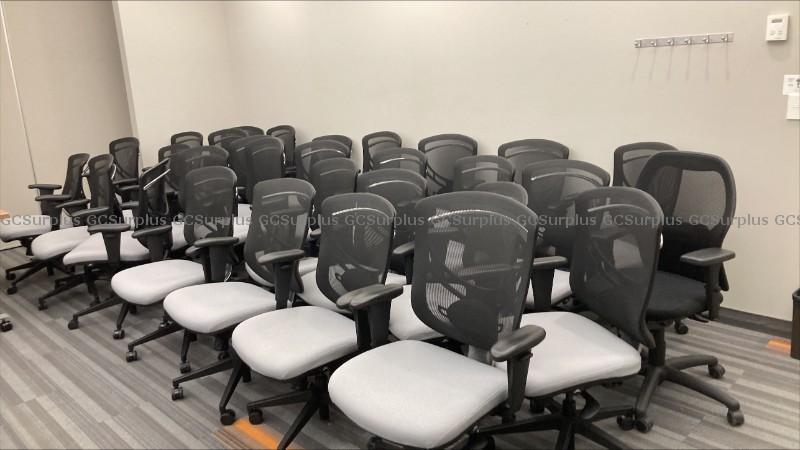 Picture of Lot of 28 Chairs and 34 E-test