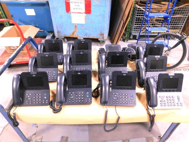 Picture of Lot of 13 Cisco IP Phones