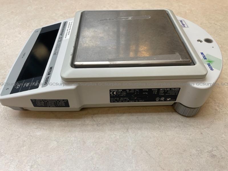 Picture of Lot of 2 Mettler Toledo Scales