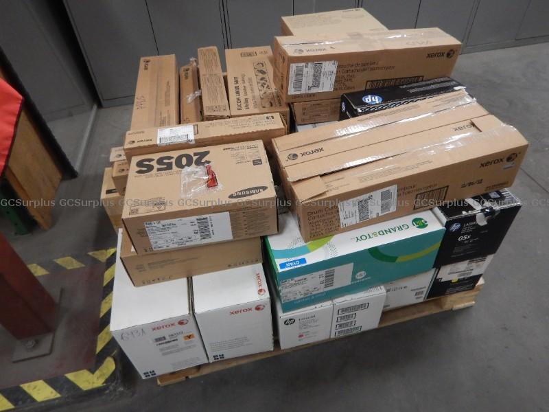 Picture of Lot of Ink and Toner Cartridge