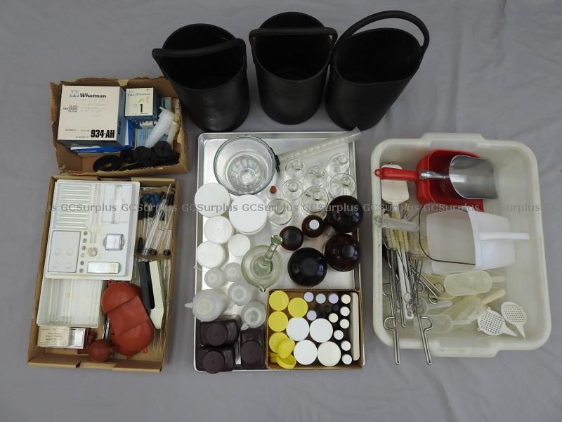 Photo de Fournitures de laboratoire var