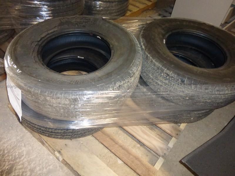 Photo de 4 pneus Bridgestone