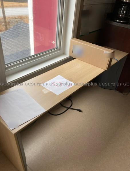 Photo de Table de service Steelcase