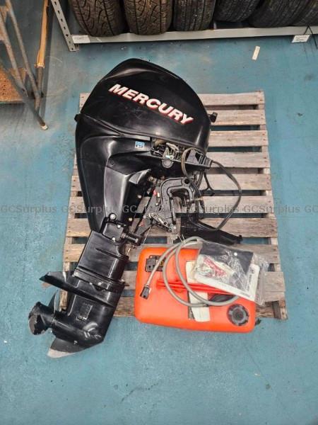 Photo de Moteur hors-bord de 25 HP Merc