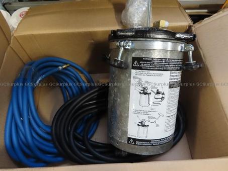 Picture of 2.5-Gallon Paint Pressure Tank