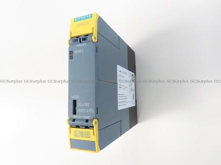 Picture of 18 Siemens SIRIUS 3SK1211-1BB4