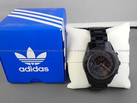 Photo de Montre noire Adidas