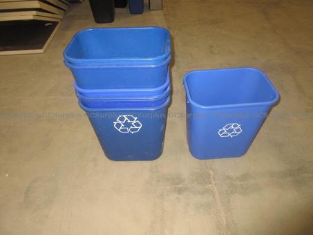 Photo de bacs de recyclage