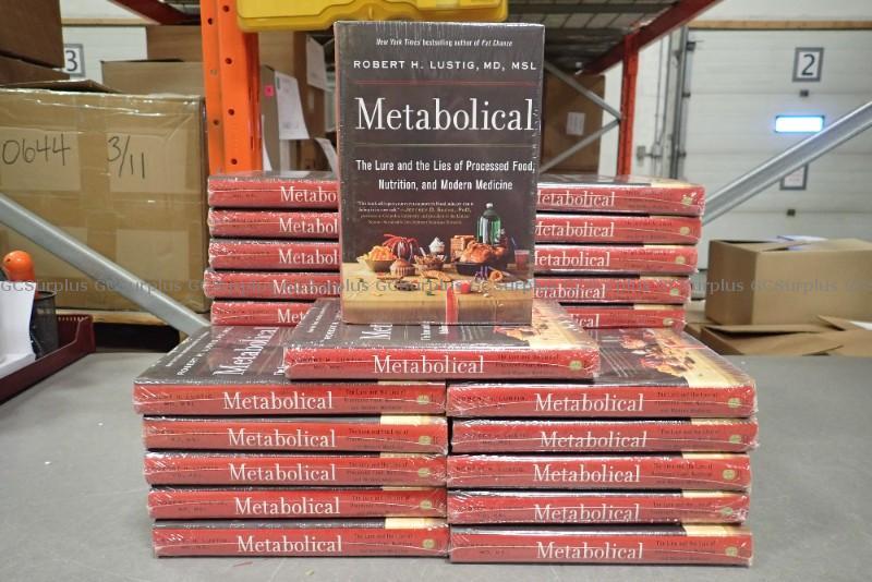 Photo de 32 livres Metabolical: The Lur