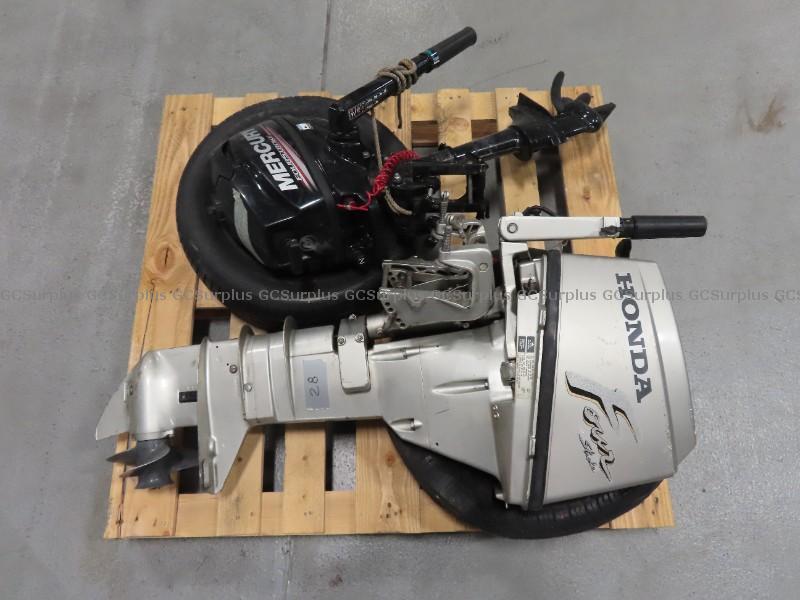 Picture of 2 Outboard Motors (Mercury 3.5