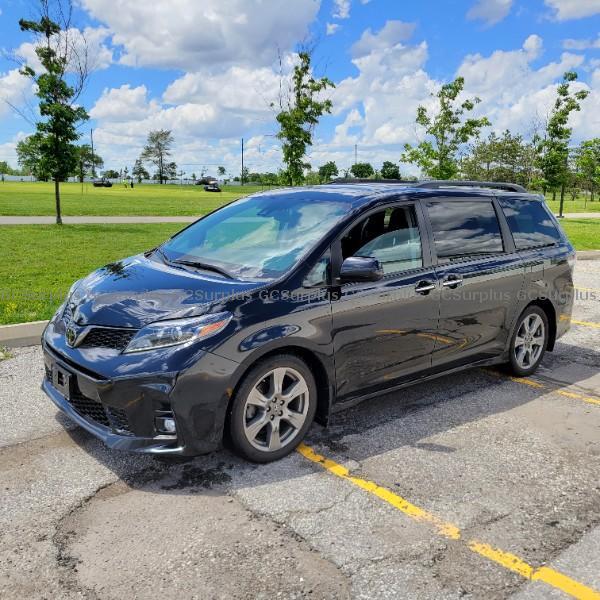Picture of 2018 Toyota Sienna (59474 KM)
