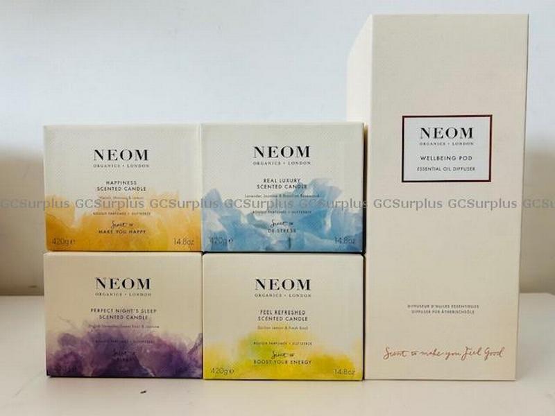 Picture of Lot of Neom Organics Candles a