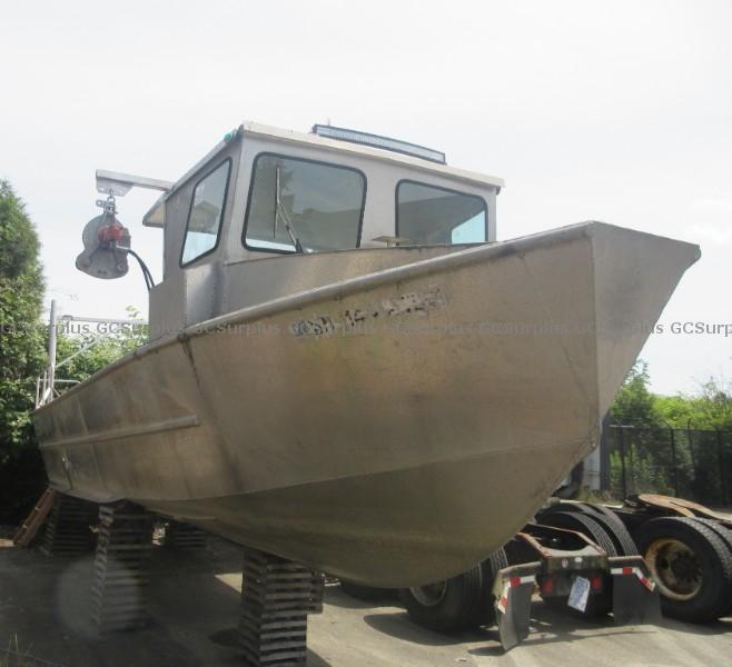 Picture of 28 Foot Aluminum Boat