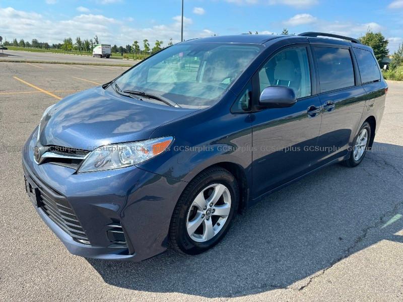 Photo de Toyota Sienna LE, 2018