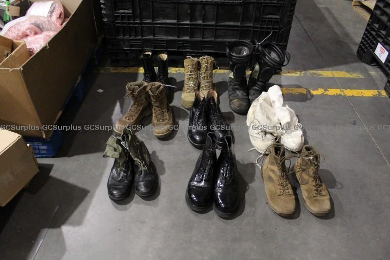 Photo de Chaussures militaires usagées