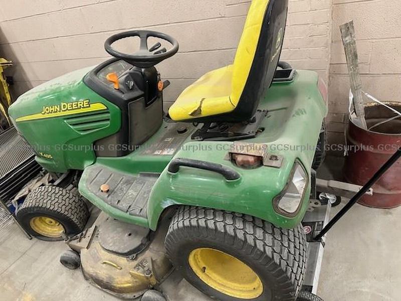 Photo de Tracteur de jardin avec platea