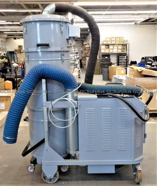 Photo de Aspirateur industriel à roulet