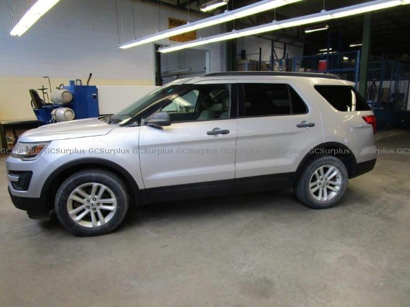 Photo de Ford Explorer de base 4RM, 201