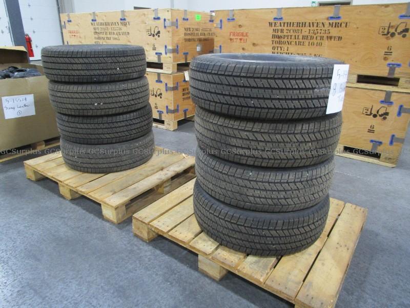Photo de 8 pneus Bridgestone