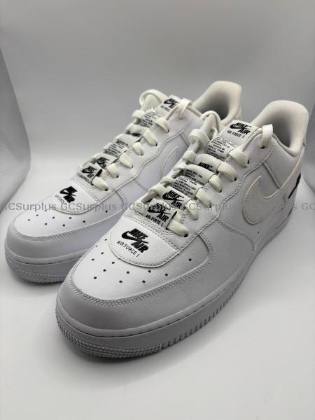 Photo de Chaussures blanches/noires Nik